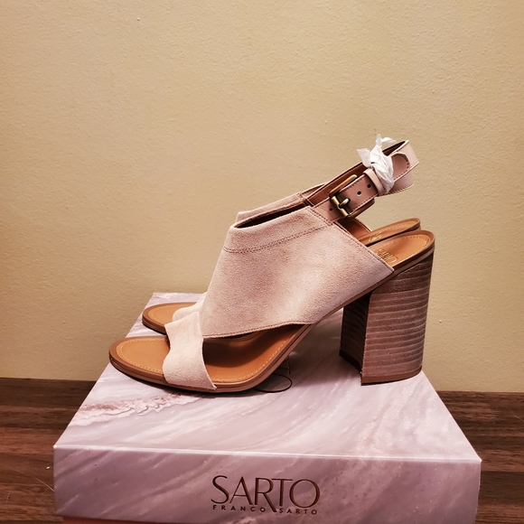 Shoes - Picture 2 of 5